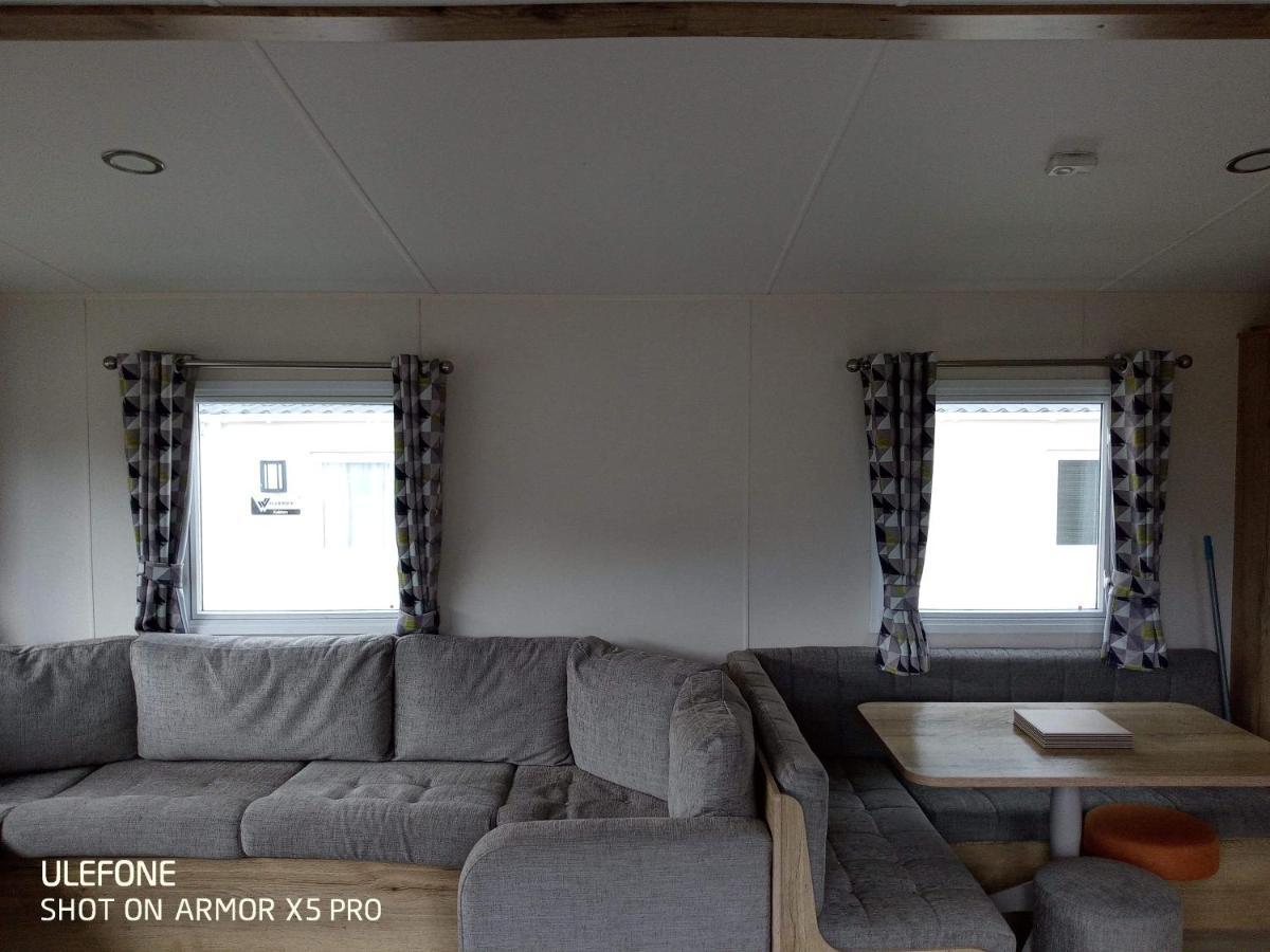 Exclusive 3 Bedroom Caravan, Sleeps 8 People At Parkdean Newquay Holiday Park, Cornwall, Uk 外观 照片