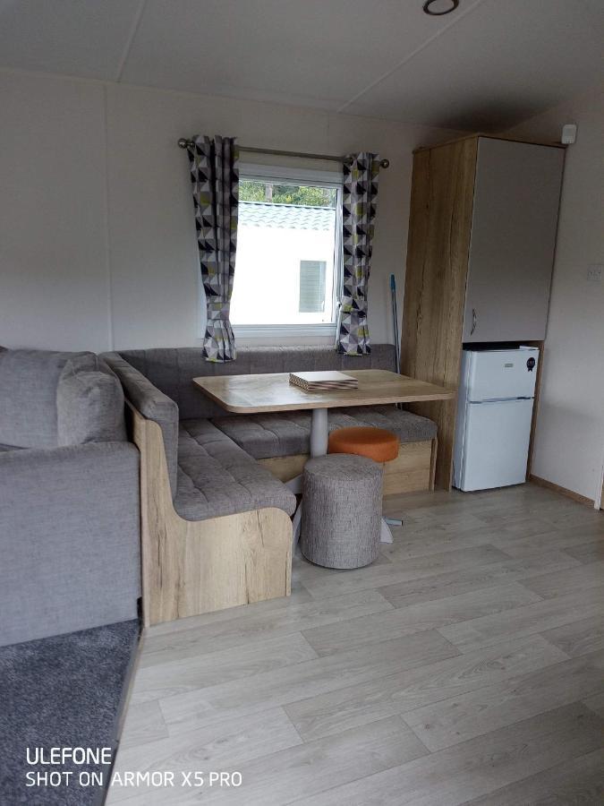 Exclusive 3 Bedroom Caravan, Sleeps 8 People At Parkdean Newquay Holiday Park, Cornwall, Uk 外观 照片
