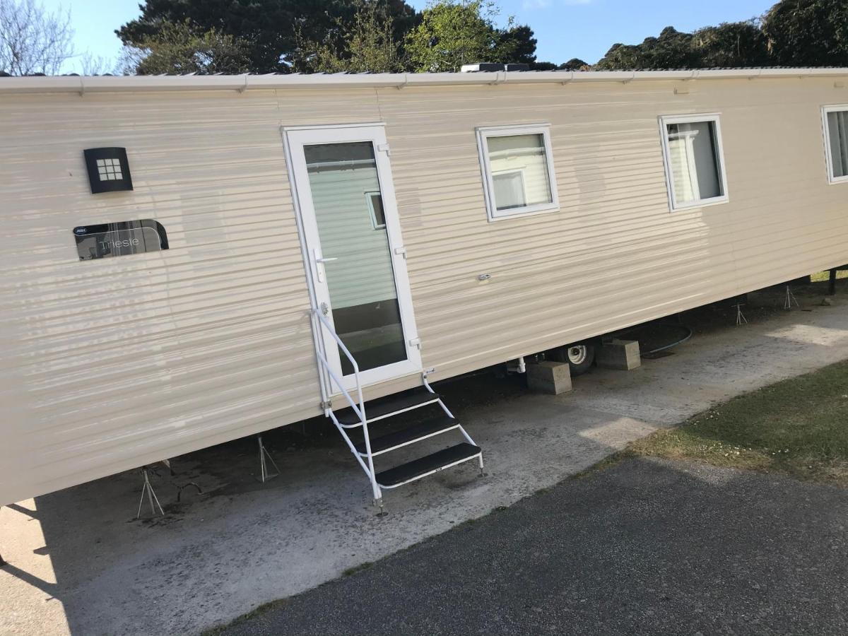 Exclusive 3 Bedroom Caravan, Sleeps 8 People At Parkdean Newquay Holiday Park, Cornwall, Uk 外观 照片
