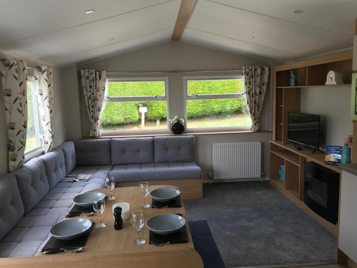 Exclusive 3 Bedroom Caravan, Sleeps 8 People At Parkdean Newquay Holiday Park, Cornwall, Uk 外观 照片