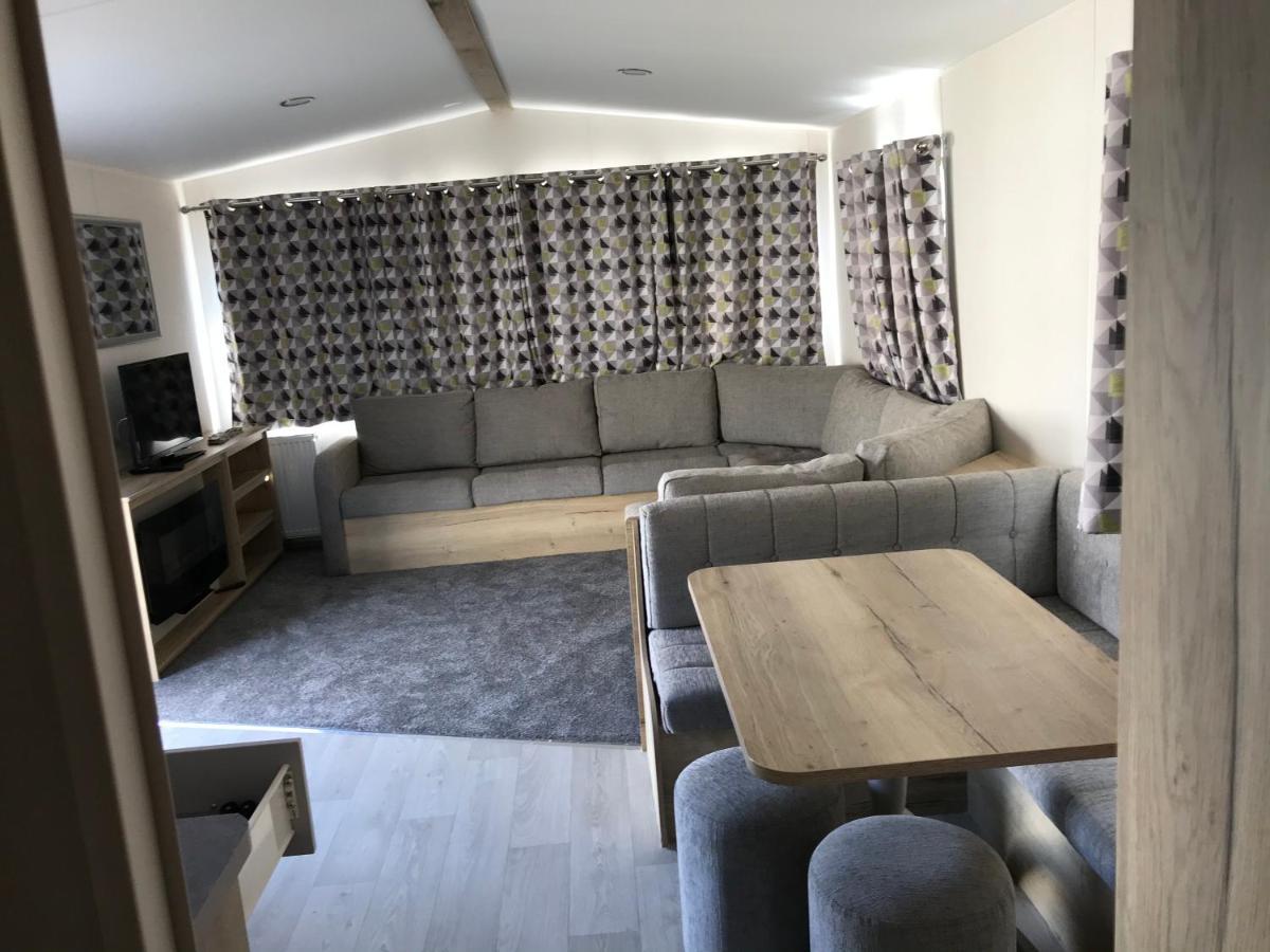 Exclusive 3 Bedroom Caravan, Sleeps 8 People At Parkdean Newquay Holiday Park, Cornwall, Uk 外观 照片
