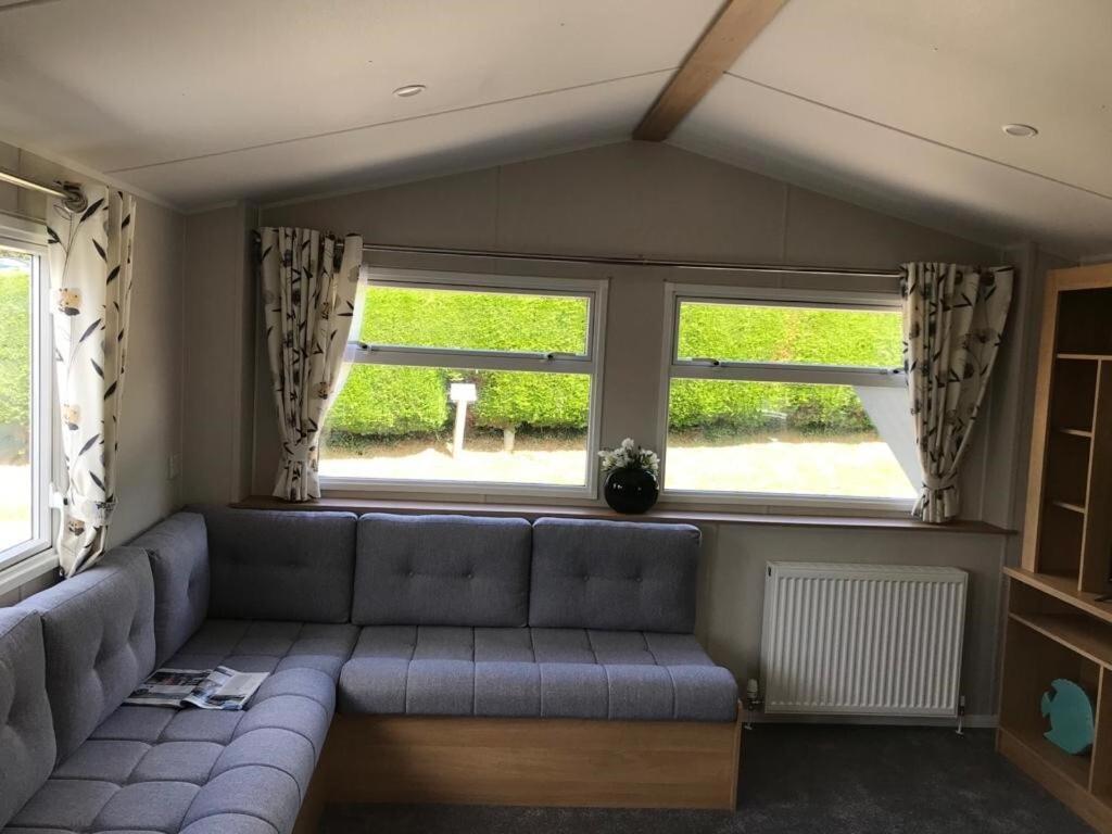 Exclusive 3 Bedroom Caravan, Sleeps 8 People At Parkdean Newquay Holiday Park, Cornwall, Uk 外观 照片