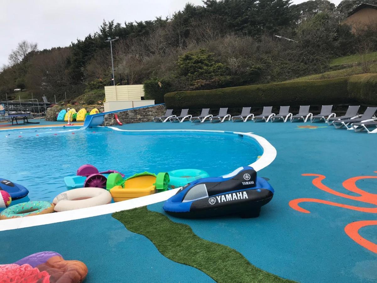 Exclusive 3 Bedroom Caravan, Sleeps 8 People At Parkdean Newquay Holiday Park, Cornwall, Uk 外观 照片